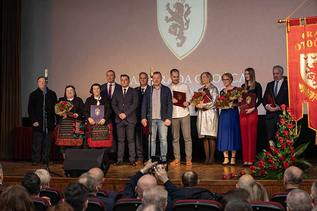 Nagrađeni oOtočani i Otočanke za svoj rad                                                                                                                                                                                                                 
